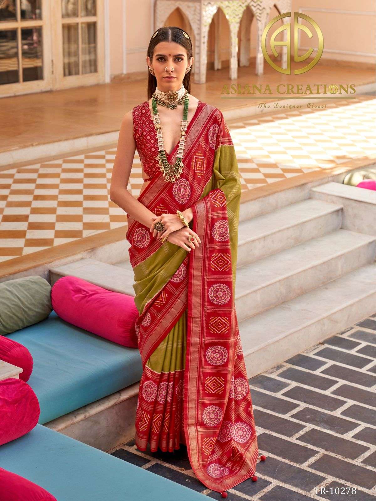 Patola Silk Wedding Saree with Blouse Piece DS10278