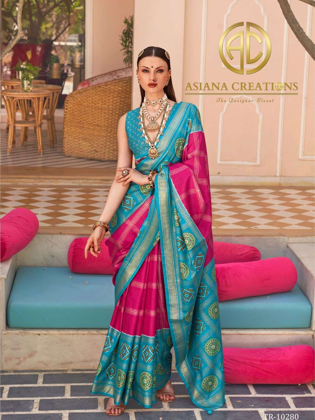 Patola Silk Wedding Saree with Blouse Piece DS10280