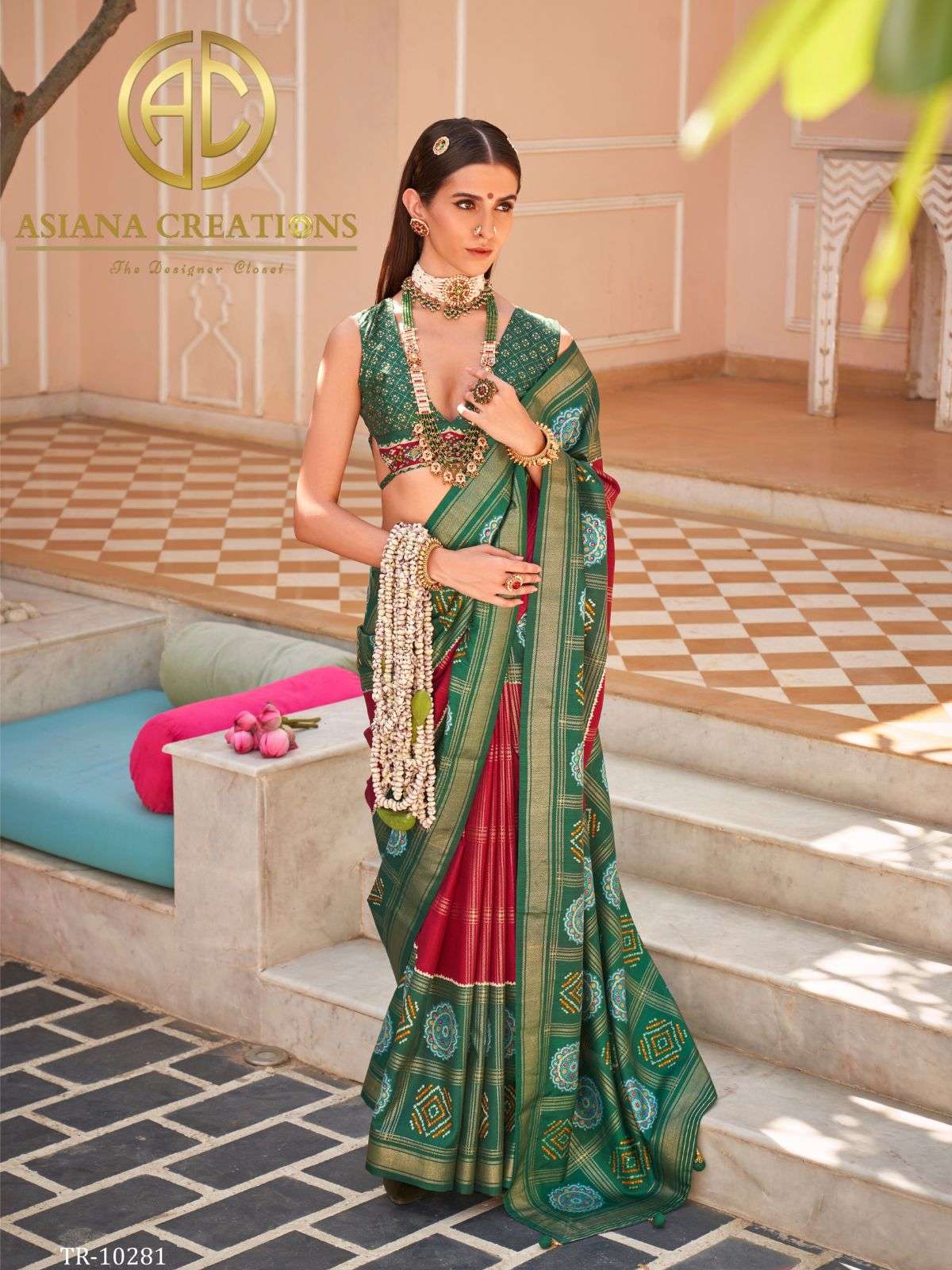 Patola Silk Wedding Saree with Blouse Piece DS10281