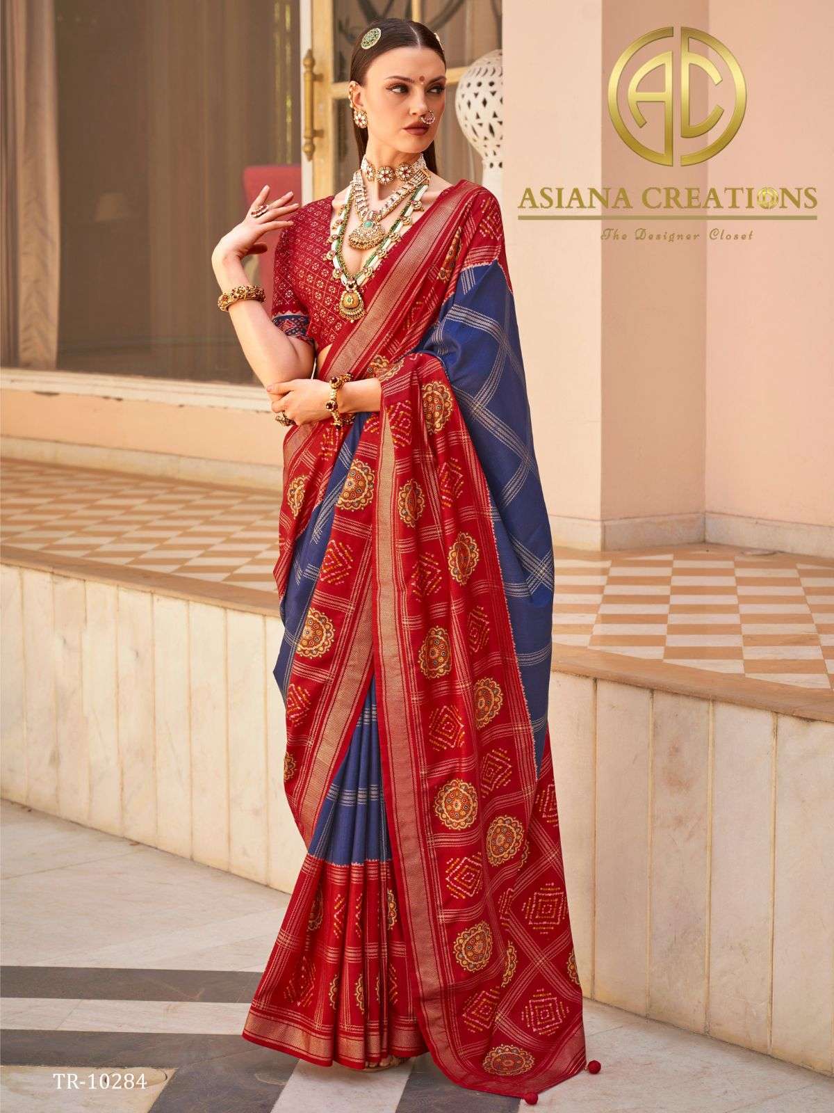 Patola Silk Wedding Saree with Blouse Piece DS10284