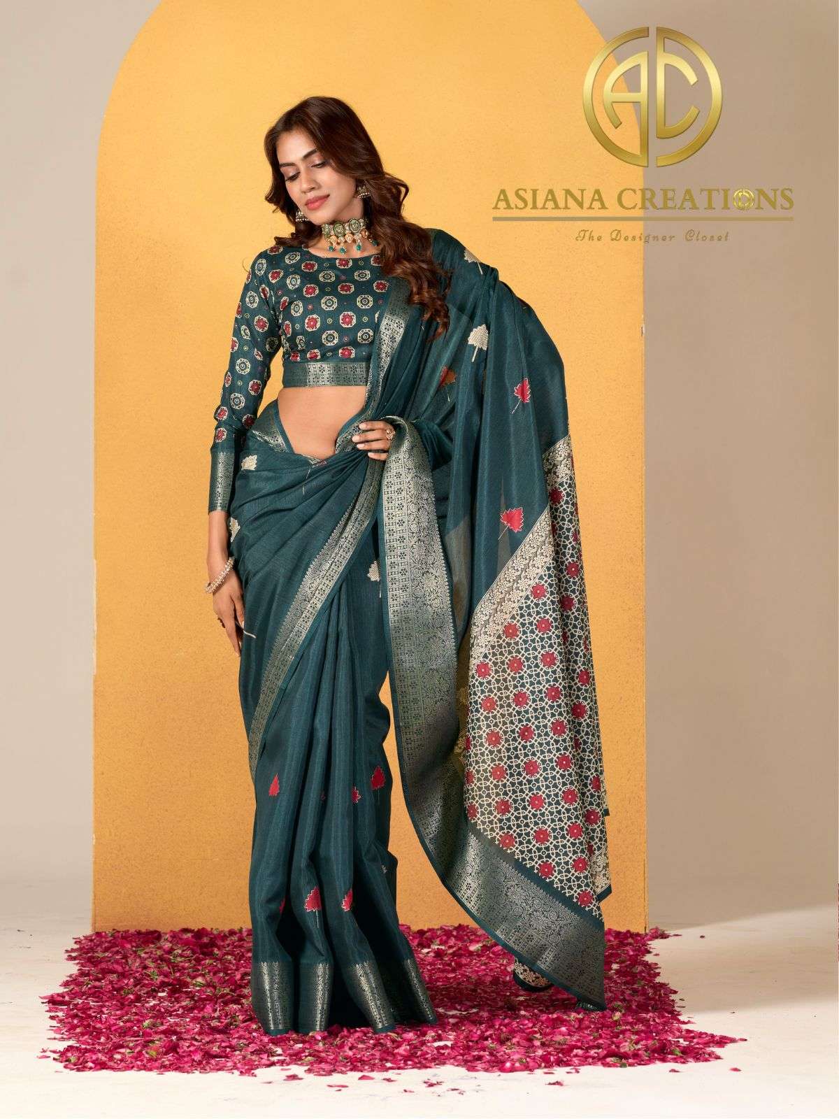 Silk Traditional Wedding Saree with Blouse Piece DS590004