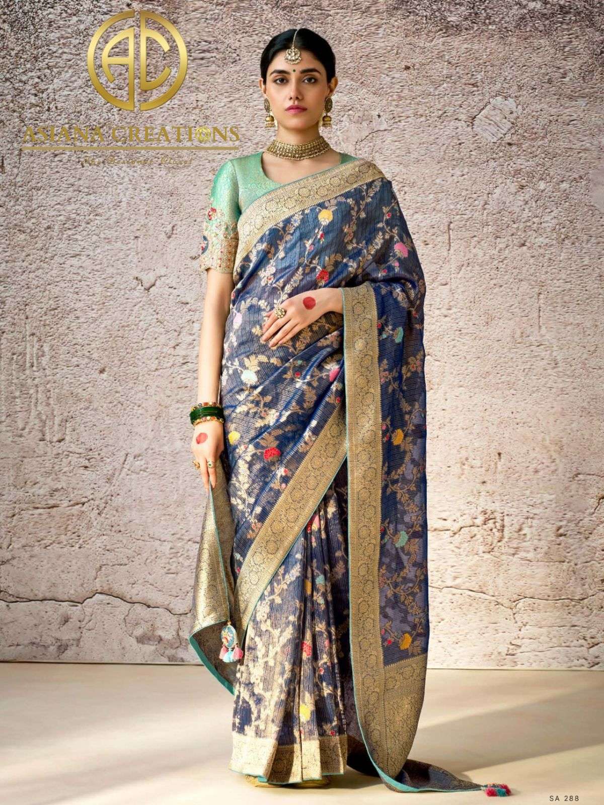 Banarasi Silk Traditional Wedding Saree with Blouse DS288