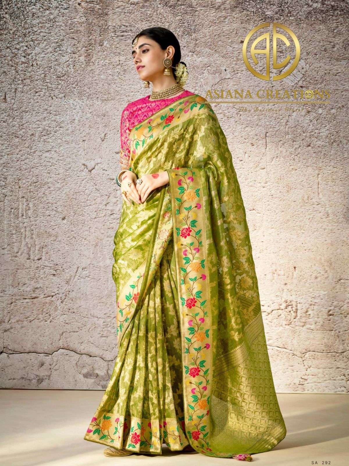 Banarasi Silk Traditional Wedding Saree with Blouse DS292