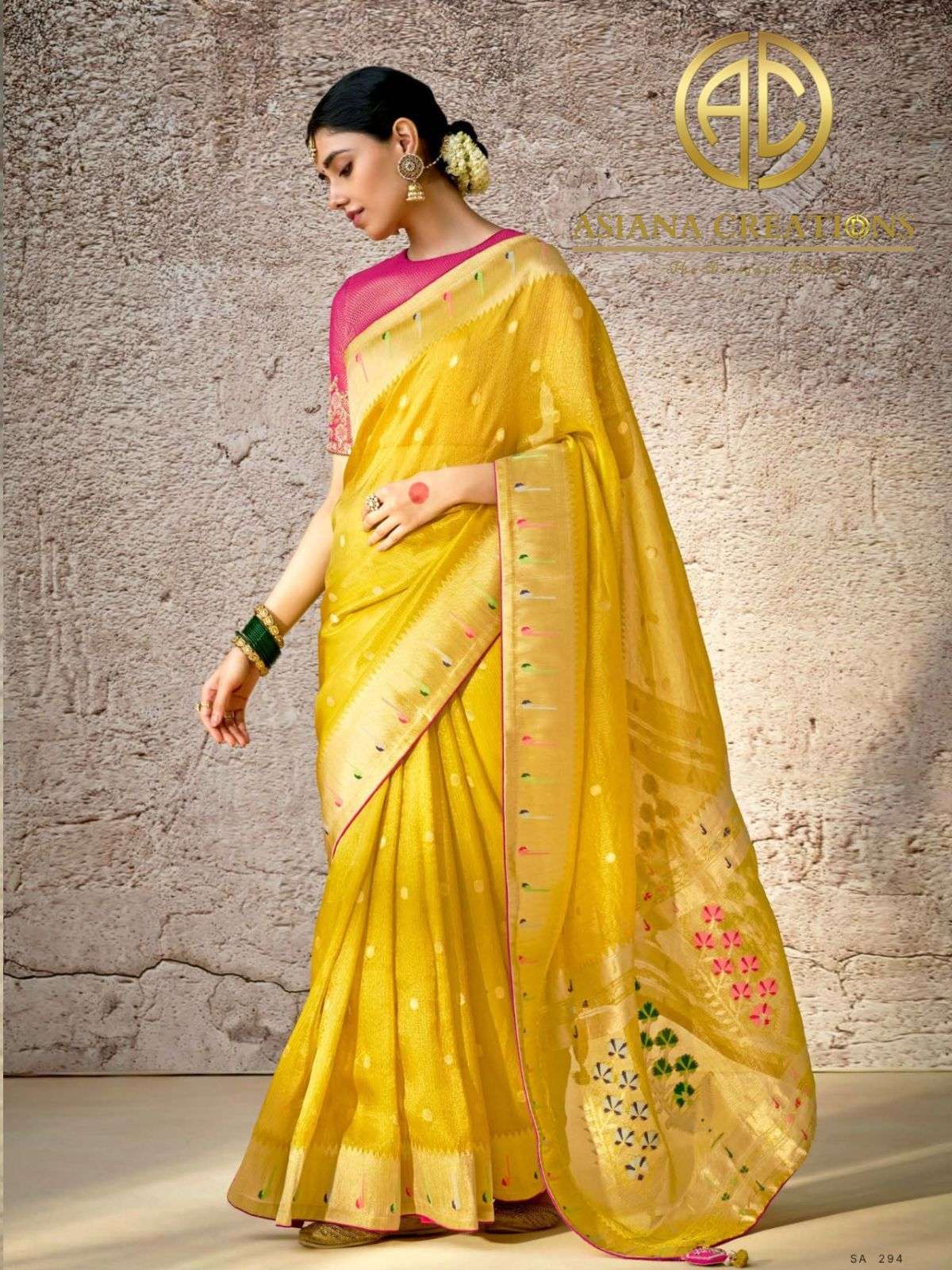 Banarasi Silk Traditional Wedding Saree with Blouse DS294